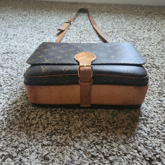 Louis Vutton Monogram Cartouchiere GM - Picture 6 of 14